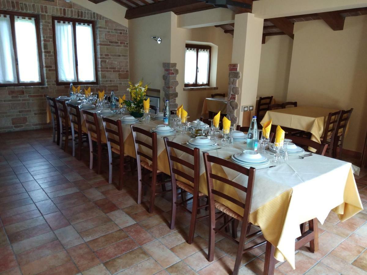 Agriturismo "Le Piagge" Castelplanio Bagian luar foto
